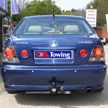 IS200 Witter Flange Towbar