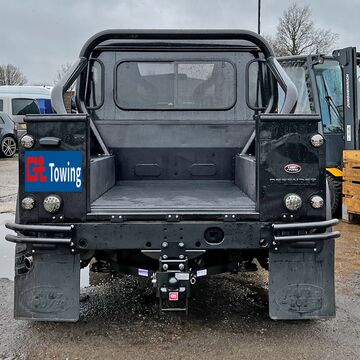 Defender TD5 with TowTrust Towbar and DixonBate Slider