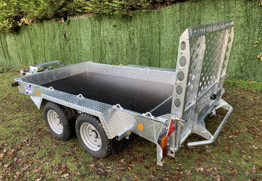 Ifor Williams GH1054 Beavertail Plant Trailer With 3ft 9in Ramp