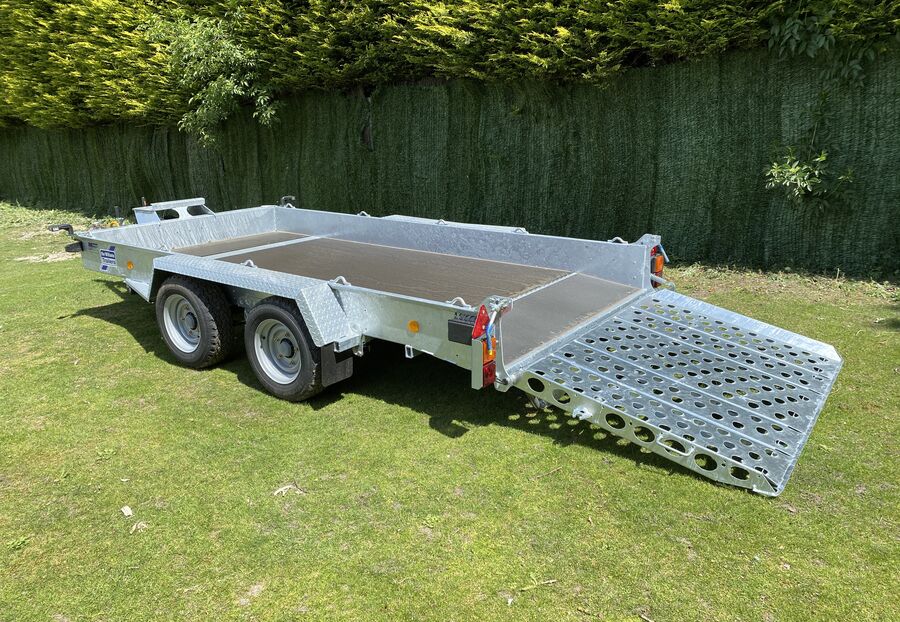Ifor Williams GH126 Beavertail Plant Trailer with Ramp