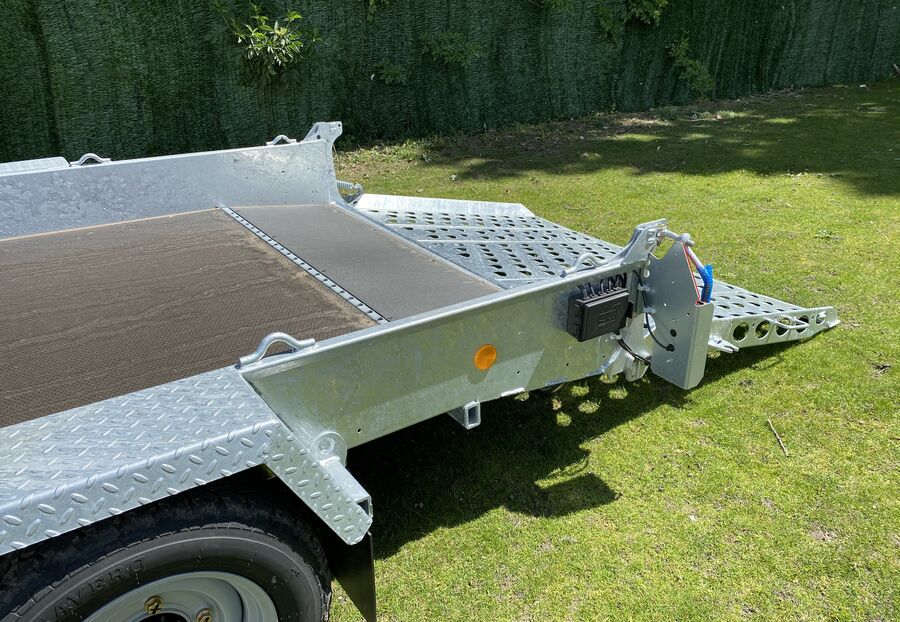 Ifor Williams GH126BT Beavertail Plant Trailer with Ramp