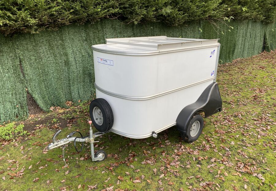 Ifor Williams BV64e Unbraked Single Axle Enclosed Trailer Top