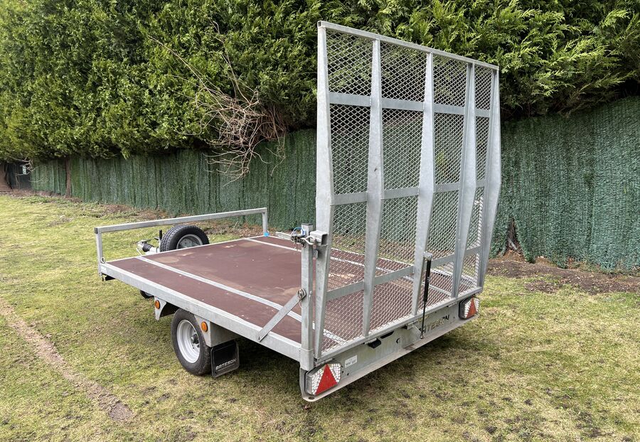 Used Bateson Single Axle Beavertail Trailer