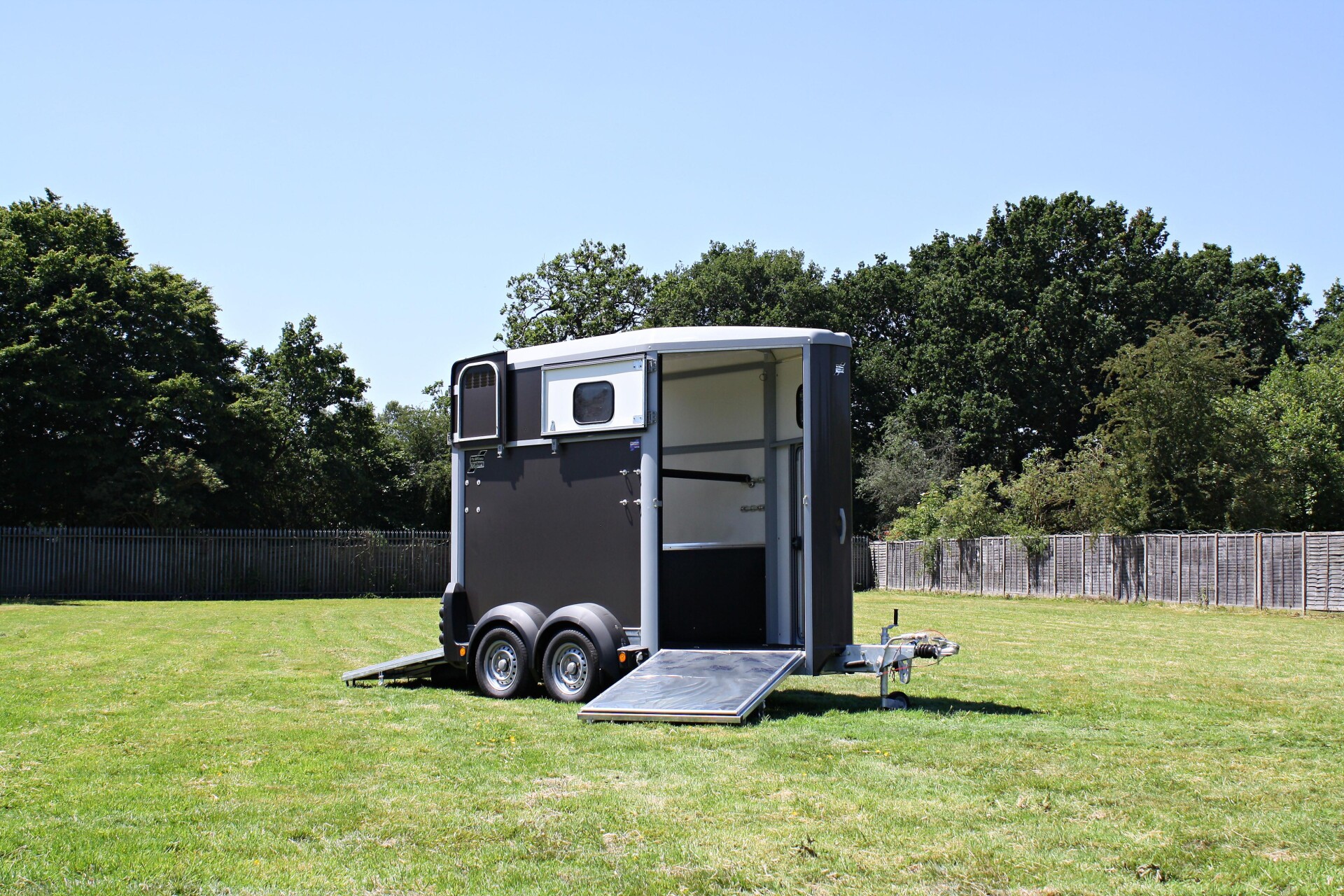 Ifor Williams HB403 Long Term Horse Trailer Hire