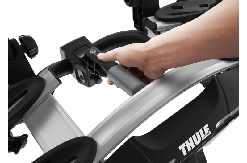 thule_velocompact_2bike_7pin_feature_handle_925001_high_res_1.jpg