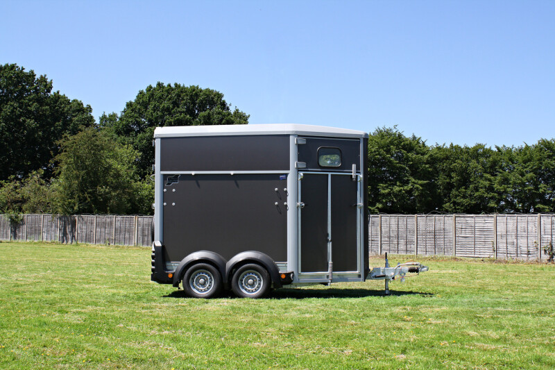 Ifor Williams HB403 Single Horse Trailer - Graphite