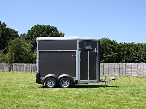Ifor Williams HB403 Single Horse Trailer - Graphite