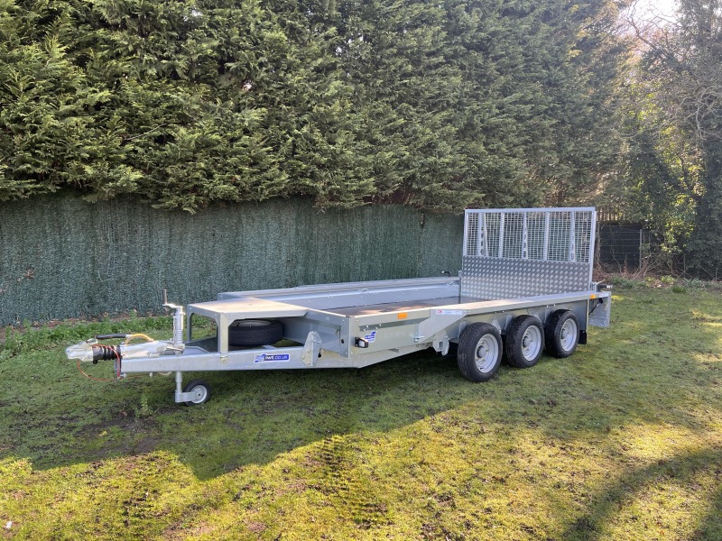 Ifor Williams GX126 Ramp Tri Axle Plant Trailer