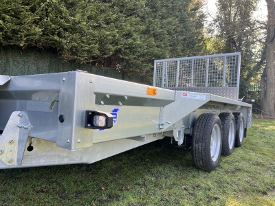 Ifor Williams GX126 Ramp Tri Axle Plant Trailer