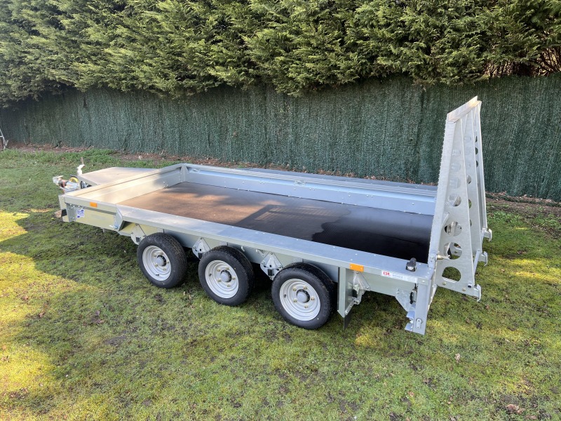 Ifor Williams GX126 Ramp Tri Axle Plant Trailer