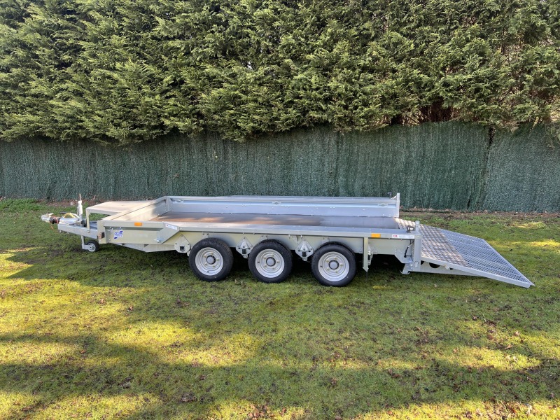 Ifor Williams GX126 Ramp Tri Axle Plant Trailer