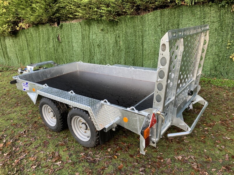 Ifor Williams GH1054 Beavertail Plant Trailer With 3ft 9in Ramp