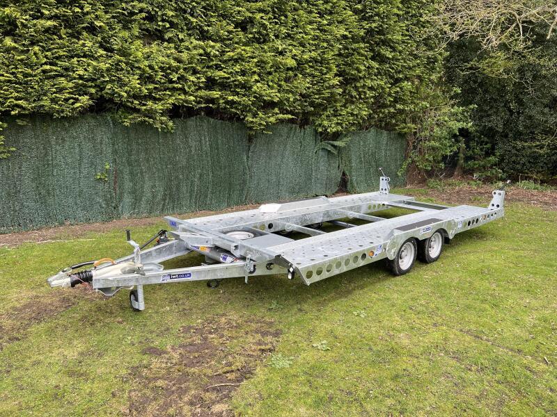 Large Ifor Williams Tilt Bed Commercial / 4x4 Car Trailer &ndash; 5.0m x 2.20m / 16ft 5" x 7ft 2" &ndash; (CT17)
