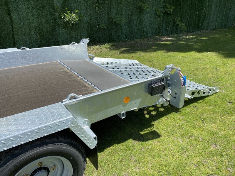 Ifor Williams GH126BT Beavertail Plant Trailer with Ramp