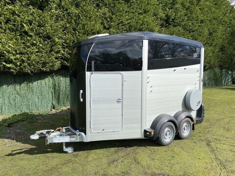Ifor Williams HBX511 Double Horse Trailer