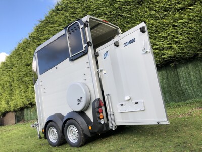 Ifor Williams HBX403 Single Horse Trailer