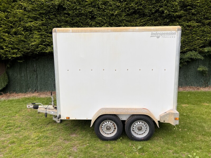 Used Indespension TAV4 Twin Axle Enclosed Trailer