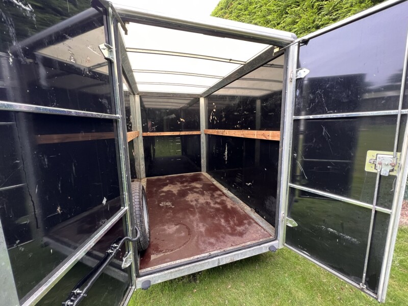 Used Indespension TAV4 Twin Axle Enclosed Trailer