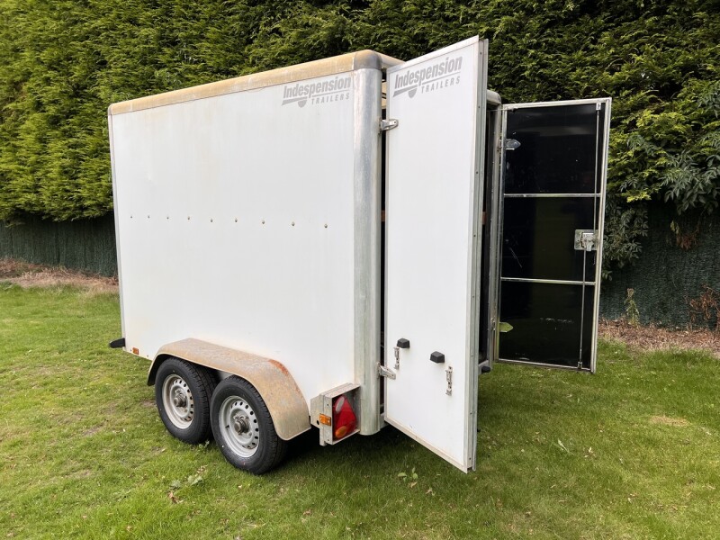 Used Indespension TAV4 Twin Axle Enclosed Trailer