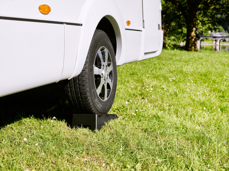 thule_ls_security_levelers_tire_307617_high_res_76.jpg