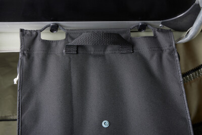 thule_rooftop_tent_organizer_f_02_901850_high_res_59.jpg