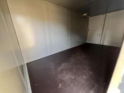 Used Humbaur 4.5m x 1.74m Enclosed Double Insulated Box Trailer