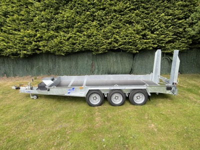 Ifor Williams GH146 Tri-Axle Plant Trailer with Fixed Skids