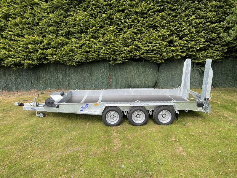Ifor Williams GH146 Tri-Axle Plant Trailer with Fixed Skids