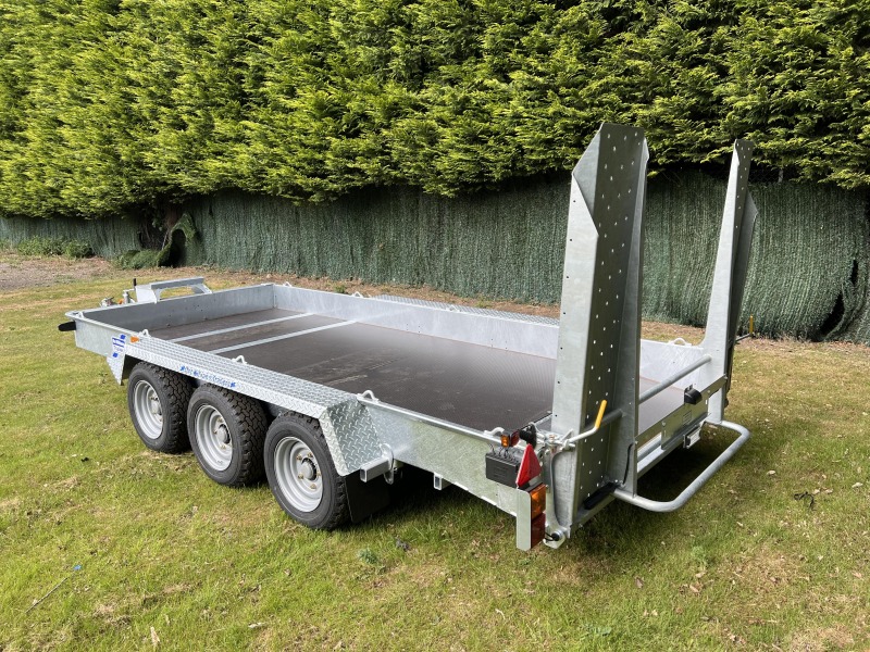 Ifor Williams GH146 Tri-Axle Plant Trailer with Fixed Skids