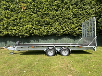 Ifor Williams LM166B Beavertail Flat Bed Trailer with Ramp