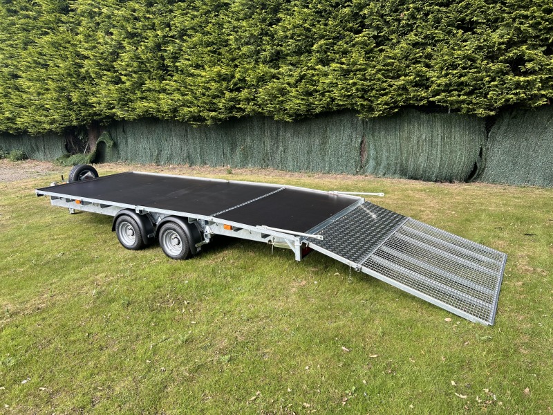 Ifor Williams LM166B Beavertail Flat Bed Trailer with Ramp
