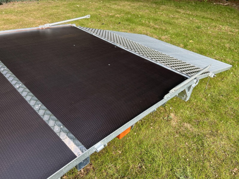 Ifor Williams LM166B Beavertail Flat Bed Trailer with Ramp