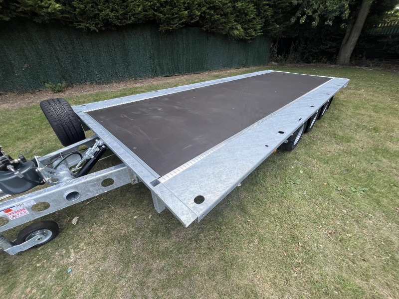 Ifor Williams TB5521-353 Tri-Axle Tiltbed Trailer with Ramps Side Bed