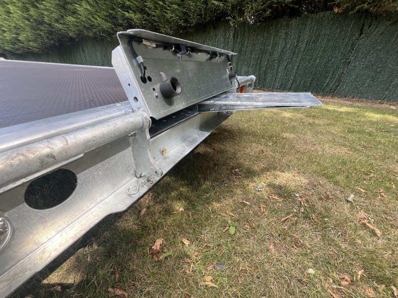  Ifor Williams TB5521-353 Tri-Axle Tiltbed Trailer with Ramps Side Ramp Holders