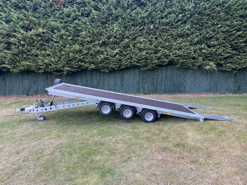 Ifor Williams TB5021-353 Tri-Axle Tiltbed Trailer with Ramps