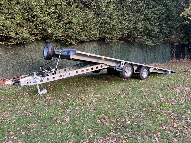 Ifor Williams TB5021-352 Tiltbed Trailer with individual loading ramps stored under-bed