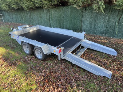 Ifor Williams GH106 Plant Trailer with Fixed Loading Skid Ramps
