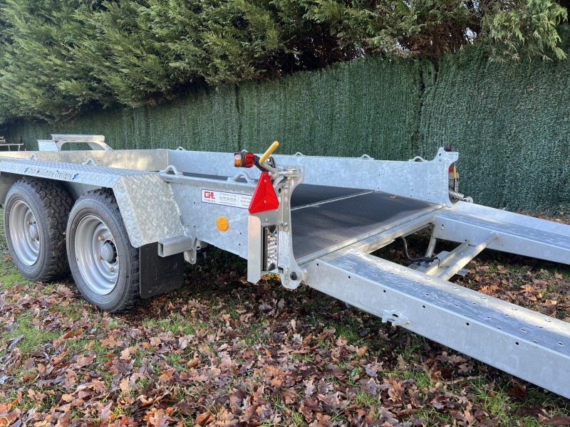Ifor Williams GH106 Plant Trailer with Fixed Loading Skid Ramps