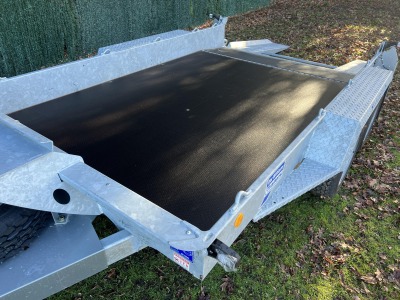 Ifor Williams GH106 Plant Trailer with Fixed Loading Skid Ramps