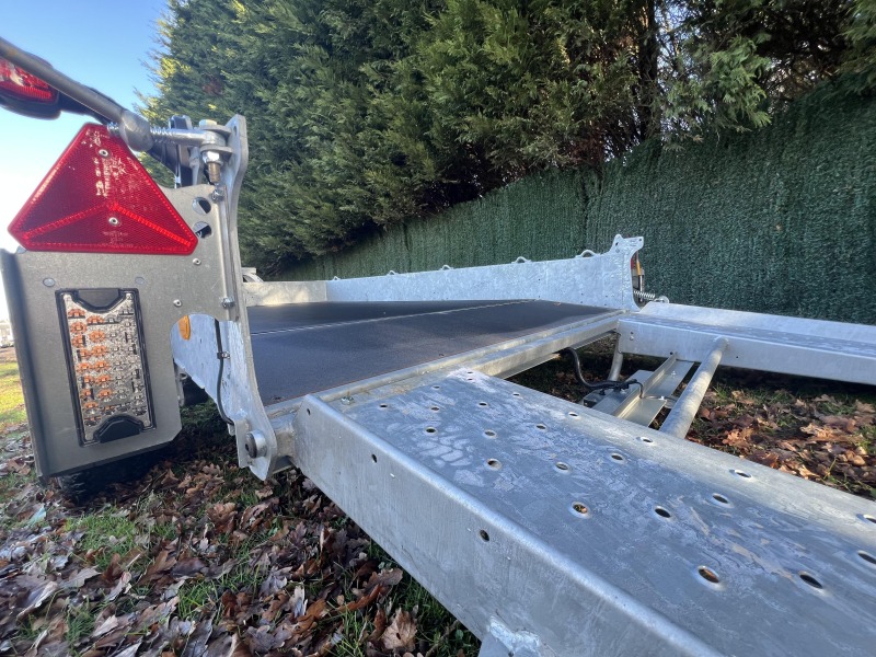 Ifor Williams GH106 Plant Trailer with Fixed Loading Skid Ramps