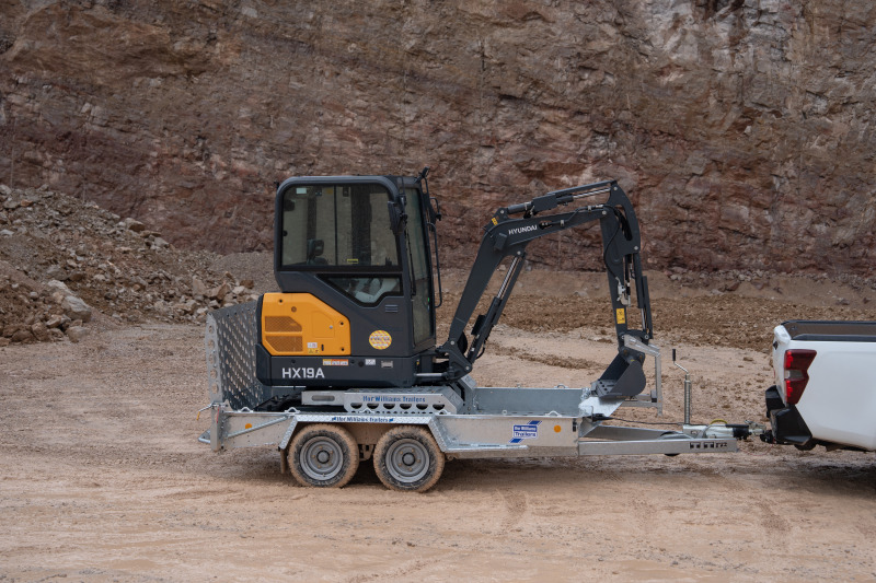 Ifor Williams DIGADOC GH1054 Plant Trailer from the side