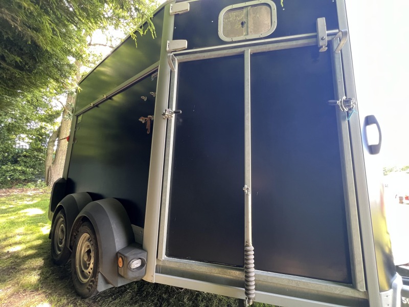 Used Ifor Williams HB511 Horse Trailer Black 2015