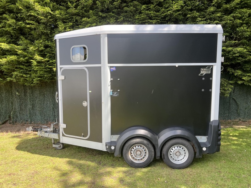Used 2010 Ifor Williams HB506 Black Double Horse Trailer in Great Condition