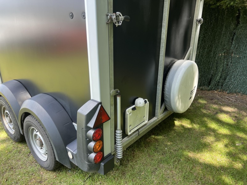 Used 2010 Ifor Williams HB506 Black Double Horse Trailer in Great Condition